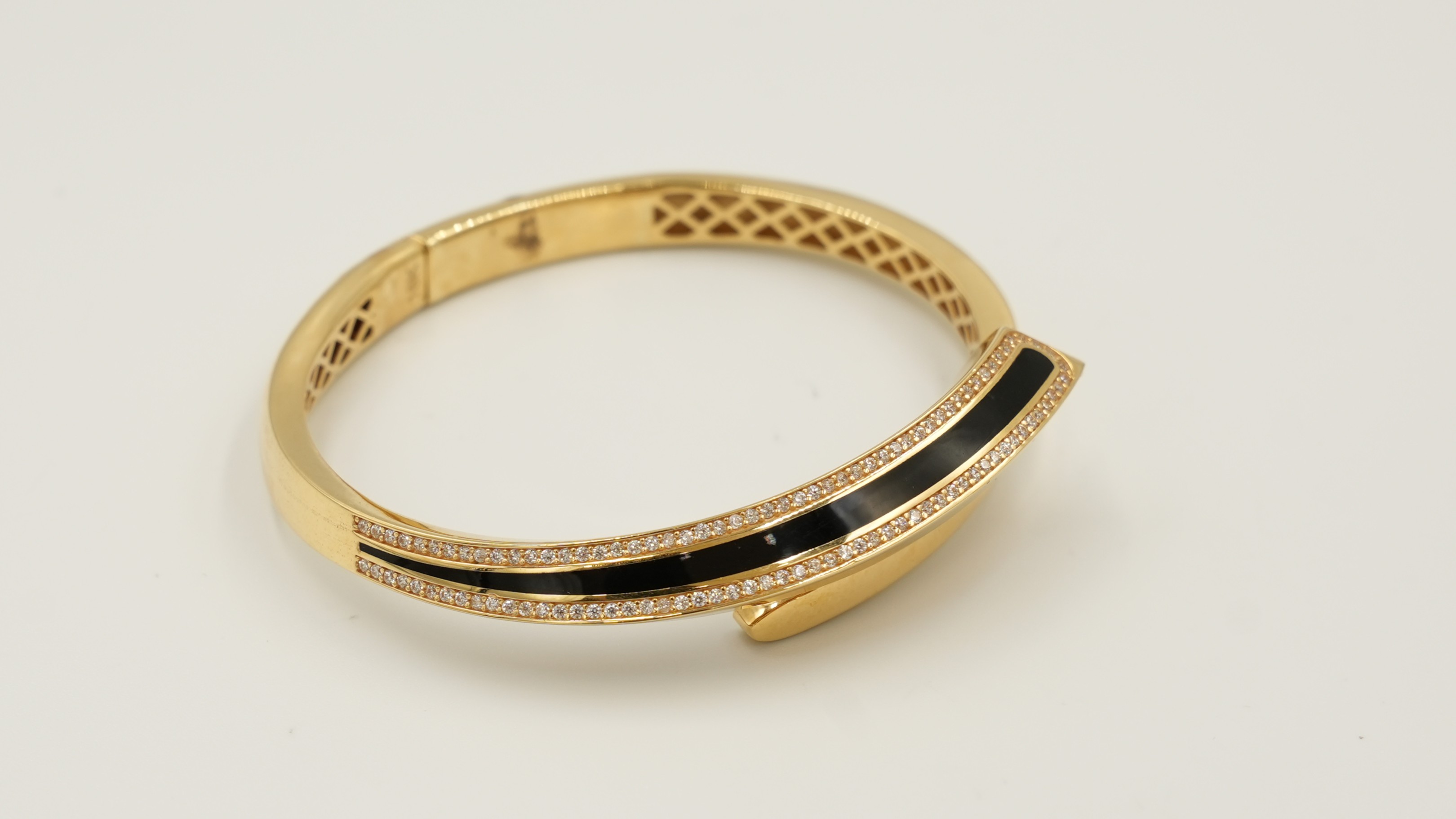 سوار كسوف الأونيكس