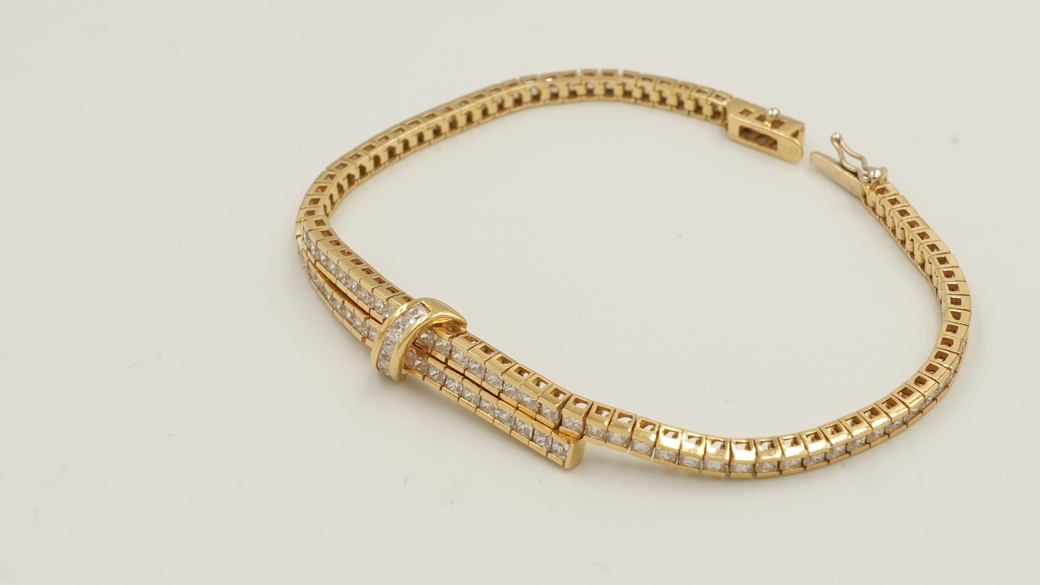 Cintura Buckle Bracelet