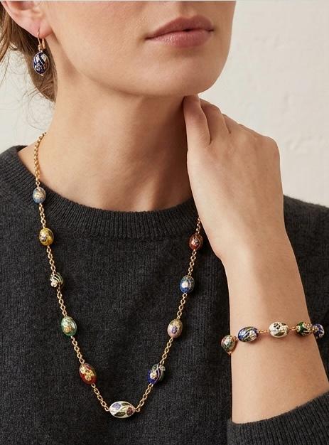 طقم المينا الملونة