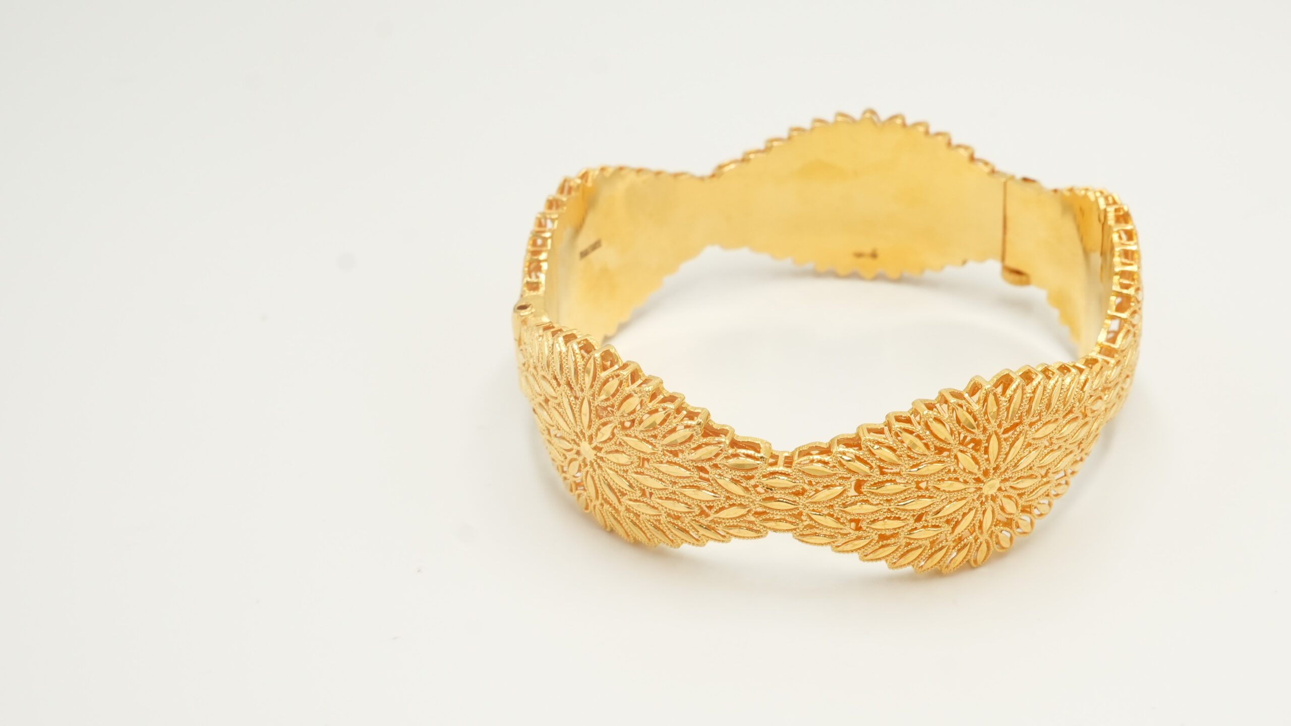 اسوارة ورق الشجر 202585