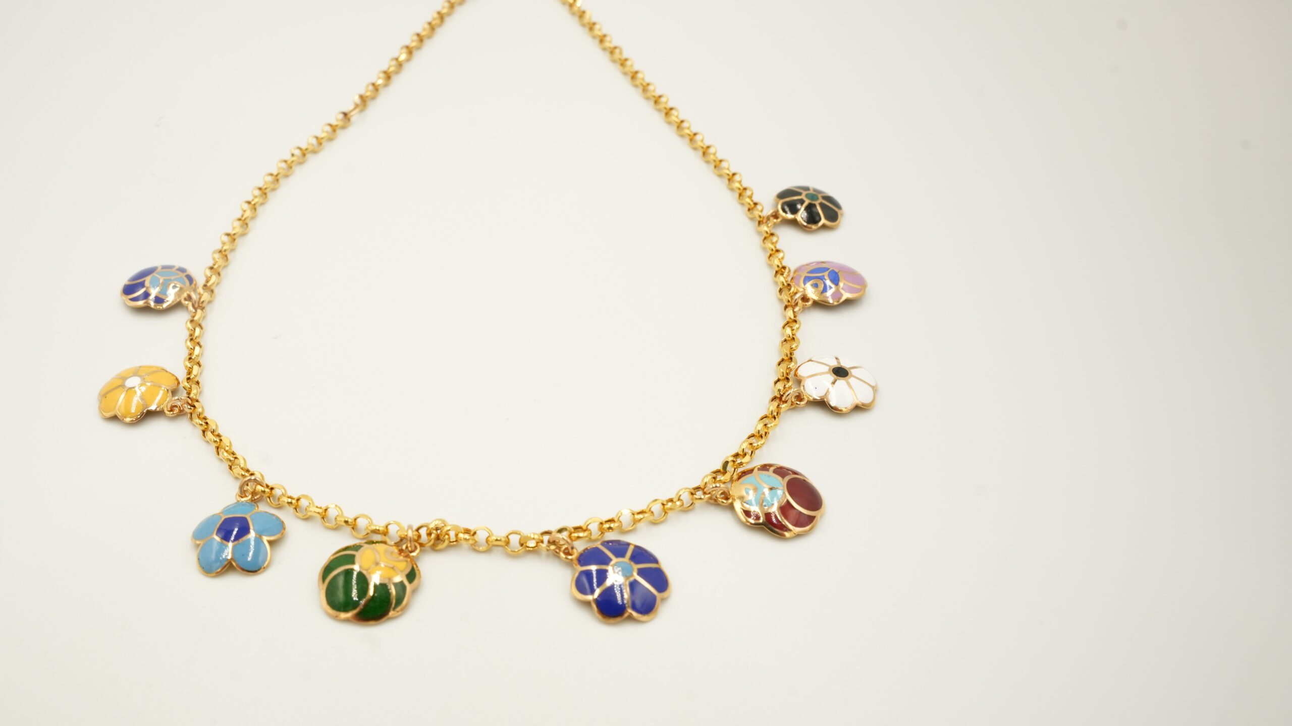 The Vibrant Floral Charm 203501