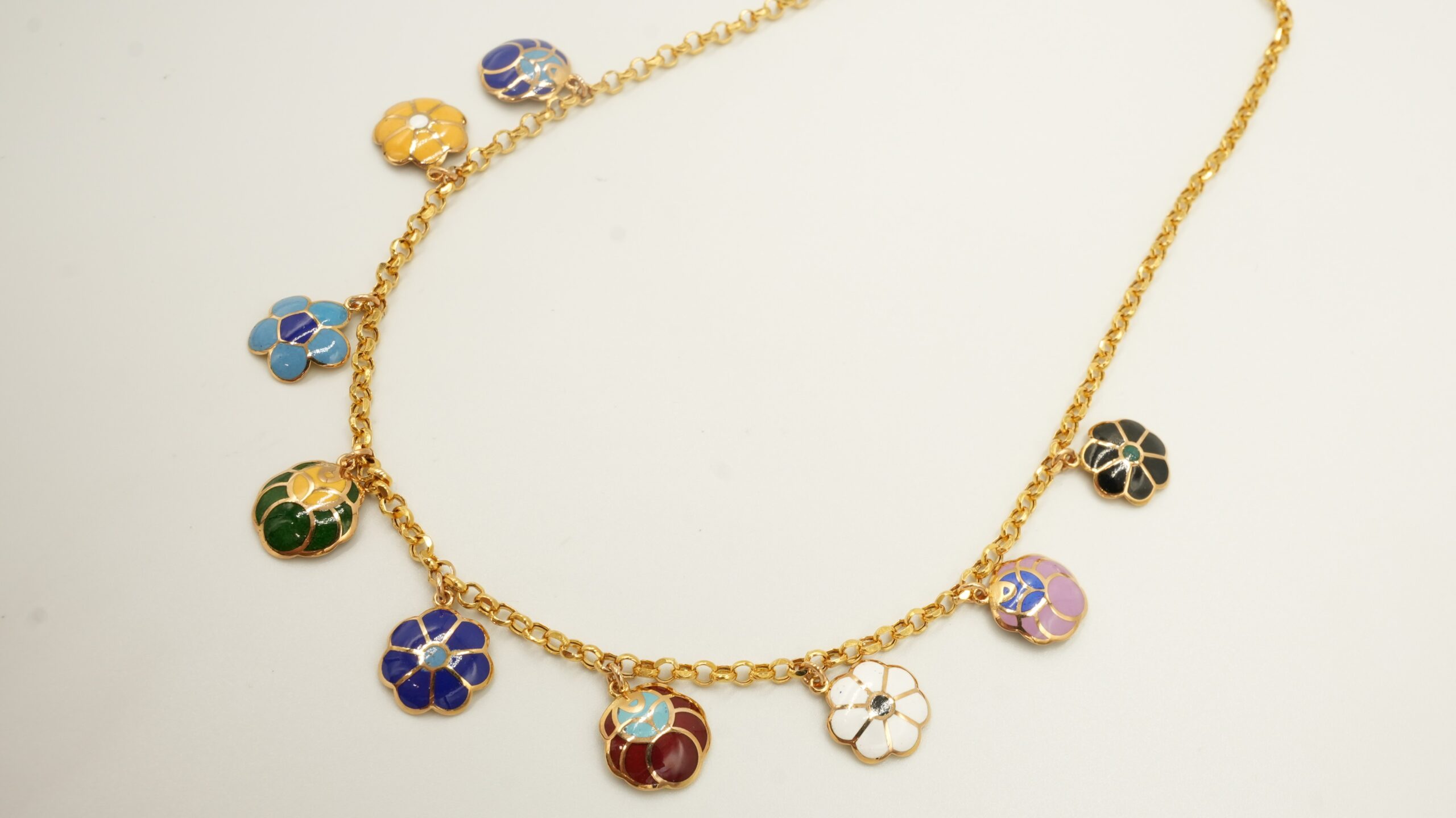 The Vibrant Floral Charm 203501