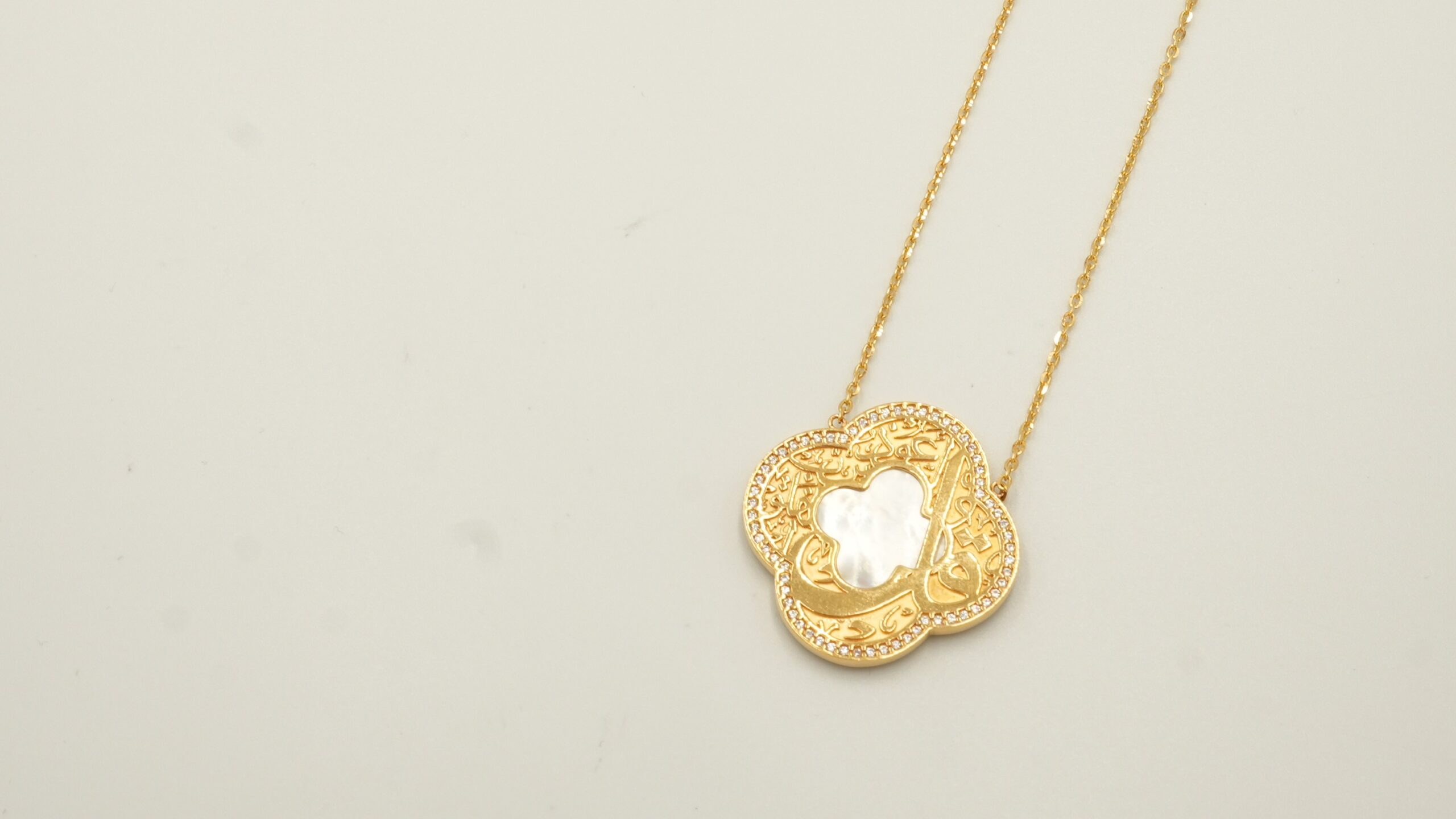 The Necklace of light 201790